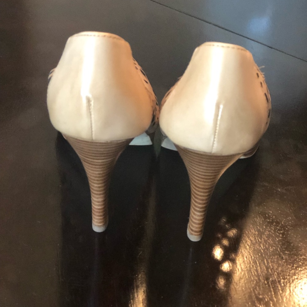 Open toe pumps - Picture 2 of 3